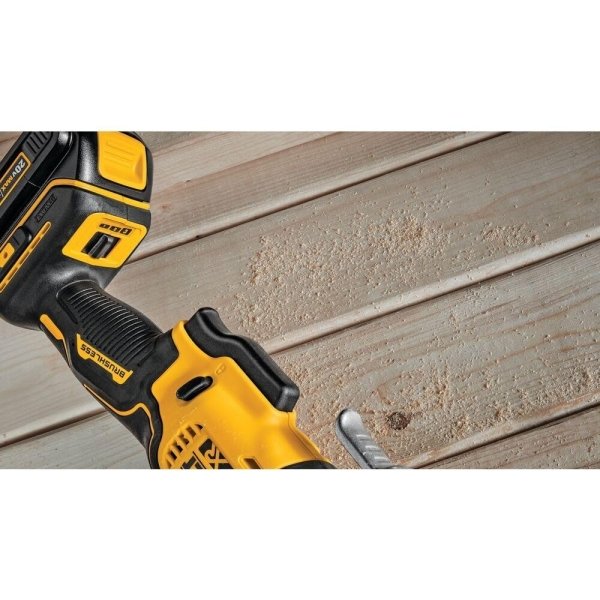 DEWALT 20V MAX XR Oscillating Tool Kit, 3 Speed, With Blades, Battery and Charger Included (DCS356C1) - Image 2