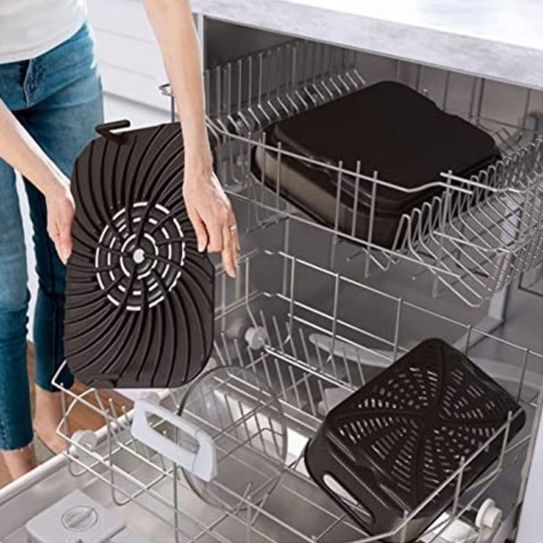 Ninja Foodi 5 In 1 Indoor Grill and Air Fryer with Surround Searing, Removable Grill Gate, Crisper Basket, Cooking Pot, and Smoke Control System - Image 4